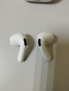 Б/в Навушники Apple airpods 4 with active noise cancellation 01-201104309