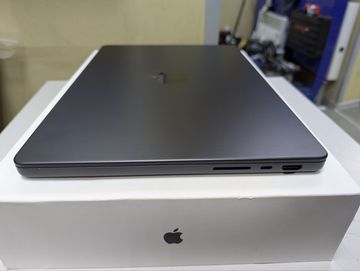01-200612713: Apple macbook pro 14" late 2023