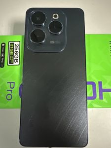 Б/в Мобільний телефон Infinix hot 40 pro 12/256gb 01-200810400