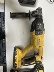 Б/в Перфоратор Dewalt dch133 / 1акб 1,7ah / зп 01-200878623