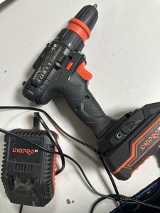 Б/в Шурупокрут Dnipro-M cd-218q 1акб 2ah зп 01-200888143