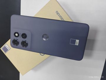 Б/в Мобільний телефон Motorola edge 50 neo 12/512gb 01-200897831