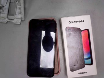 Б/в Мобільний телефон Samsung galaxy a24 sm-a245f 6/128gb 01-200901410