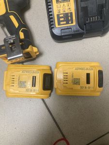 Б/у Шуруповерт Dewalt dcf887d2 01-200903760