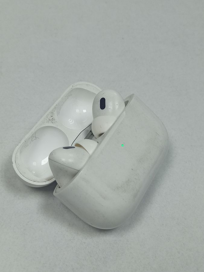 airpods pro 2nd generation with magsafe charging case usb-c