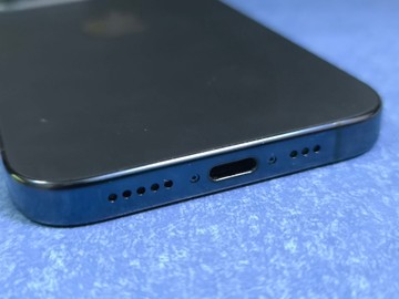 Б/в Мобільний телефон Apple iphone 15 pro 512gb 01-201008061