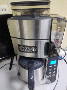 Б/у Капельная кофеварка Russell Hobbs 25620-56 01-201075145