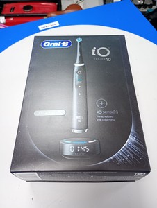 Б/в Електрична зубна щітка Oral-B io series 10 cosmic 01-201086574