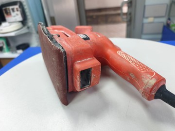 Б/в Шліфмашина вібро Black & Decker ka300 01-201101505