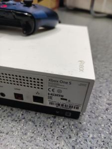 01-200582156: Microsoft xbox one s 1tb