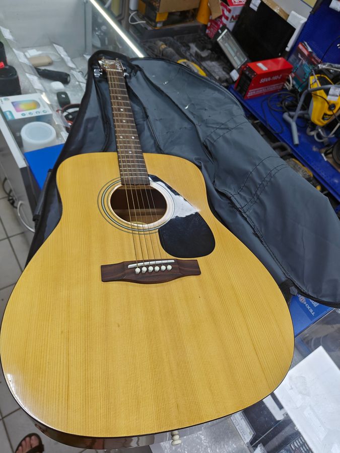 Yamaha f 310