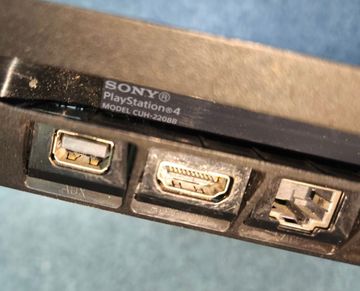 01-200761356: Sony playstation 4 slim 1tb