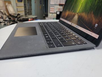 01-200738078: Microsoft surface laptop 2/13/core i7 8650u ddr3/16gb ddr3/hdd *відсутній/ssd 512 gb/*інтегрована