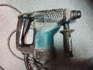 Б/у Перфоратор Makita hr2810 01-200790984