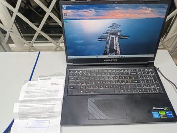Б/у Ноутбук Gigabyte 15/core i5-12450h ddr5/16gb ddr5/hdd 500 gb/ssd 500 gb/geforce rtx4050 6gb 01-200815659