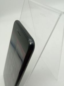 Б/в Мобільний телефон Apple iphone se 2020 64gb 01-200852044