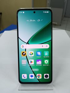 Б/в Мобільний телефон Realme 12+ 5g 8/256gb 01-200817181