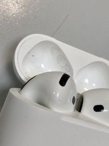 Б/в Навушники Apple airpods 4 with active noise cancellation 01-200859572