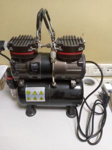 Б/в Компресор Uairbrush tc-90t 01-200908787