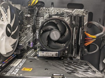 Б/у Системный блок Пк amd ryzen 5 5500/ram 16 gb/hdd відсутній/ssd 1000 gb/nvidia rtx 4060 (geforce) 8gb gddr6 128bit 01-200928441