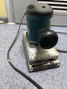 Б/у Шлифмашина вибро Makita bo4901 01-201052384