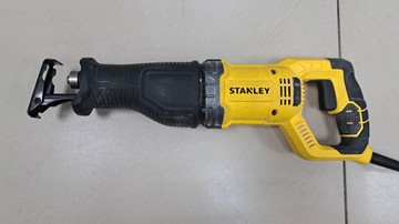 Б/в Шабельна пила Stanley spt900 01-201109106