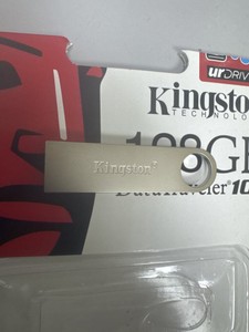 Б/в Флешка Kingston 128gb 01-201127403