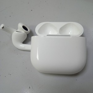 Б/в Навушники Apple airpods 4 with active noise cancellation 01-201166222