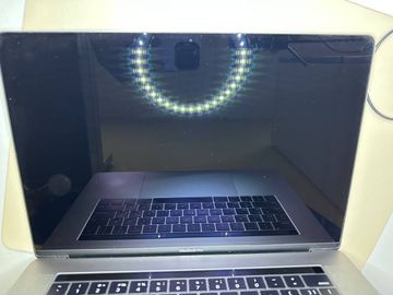 01-200528403: Apple macbook pro екр. 15.4/ core i7 2,9ghz/ ram16gb/ ssd512gb/ amd pro560 4gb/touch bar