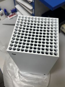 01-200744948: Microsoft xbox series x 1tb