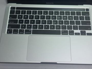 01-200781403: Apple macbook pro/ 13.3 m2 10-gpu/ram8gb/ssd512gb/retina/touchbar