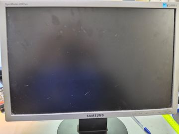 01-200792434: Samsung 2043nw