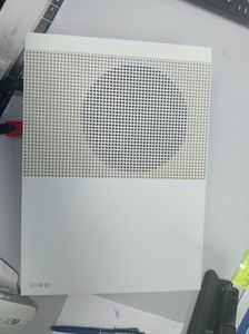 Б/у Игровая приставка Microsoft xbox one s 1tb 01-200825883