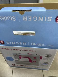 Б/в Швейна машина Singer studio 21s 01-200868015