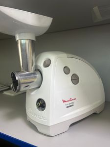 Б/в М`ясорубка Moulinex hv8 me626132 01-200873446