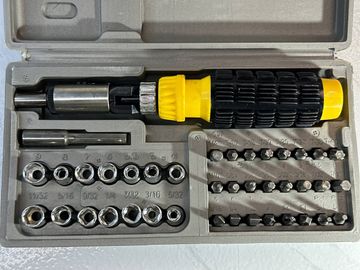 Б/в Набір інструментів Aiwa 41-piece bit 01-200910075