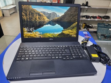 Fujitsu 15/core i5 7200u ddr3/8gb ddr3/ssd 120 gb/*інтегрована