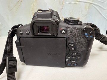 Б/в Фотоапарат Canon eos 750d kit 18-135mm ef-s is stm 01-201114523