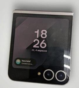 Б/у Мобільний телефон Samsung galaxy flip6 12/256gb 01-201110637