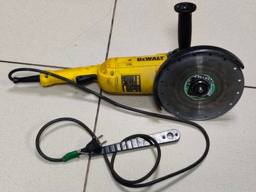 Б/у Угловая шлифмашина Dewalt dwe492 01-201160588