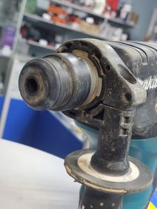 01-200575599: Makita hr2810