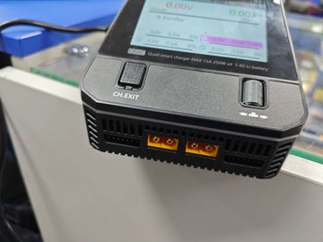 Б/в Зарядний пристрій Toolkitrc q6ac 01-200832940