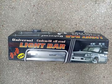 Б/у Дуги на дах під додаткові фари Light Bar universal 4*4 01-200903065