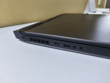 Б/в Ноутбук Dell 17/core i7 6700hq ddr3/16gb ddr3/hdd *відсутній/ssd 960 gb/geforce gtx1070 8gb 01-200912097