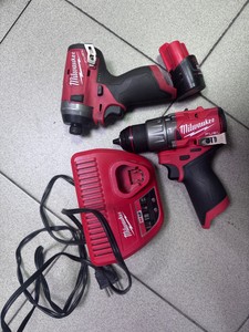 Б/в Гайковерт Milwaukee fuel m12 3/8in drive impact wrench 1x6ah/ 1х2ah/ m12fiw38622x 01-200933849