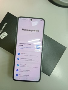 Б/в Мобільний телефон Samsung galaxy flip6 12/256gb 01-200979224