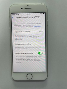 Б/в Мобільний телефон Apple iphone 8 64gb 01-201021093