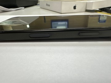 Б/в Мобільний телефон Apple iphone 16 pro 128gb 01-201037602