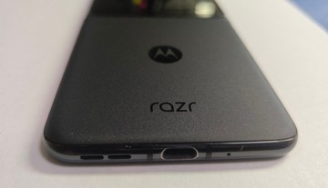 Б/в Мобільний телефон Motorola razr plus 2023 8/256gb 01-201072273