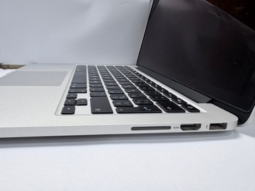 Б/в Ноутбук Apple macbook pro/ a1502 13,3"/ core i5 2.7ghz/ram8gb/ssd256gb/iris 6100 01-201123439